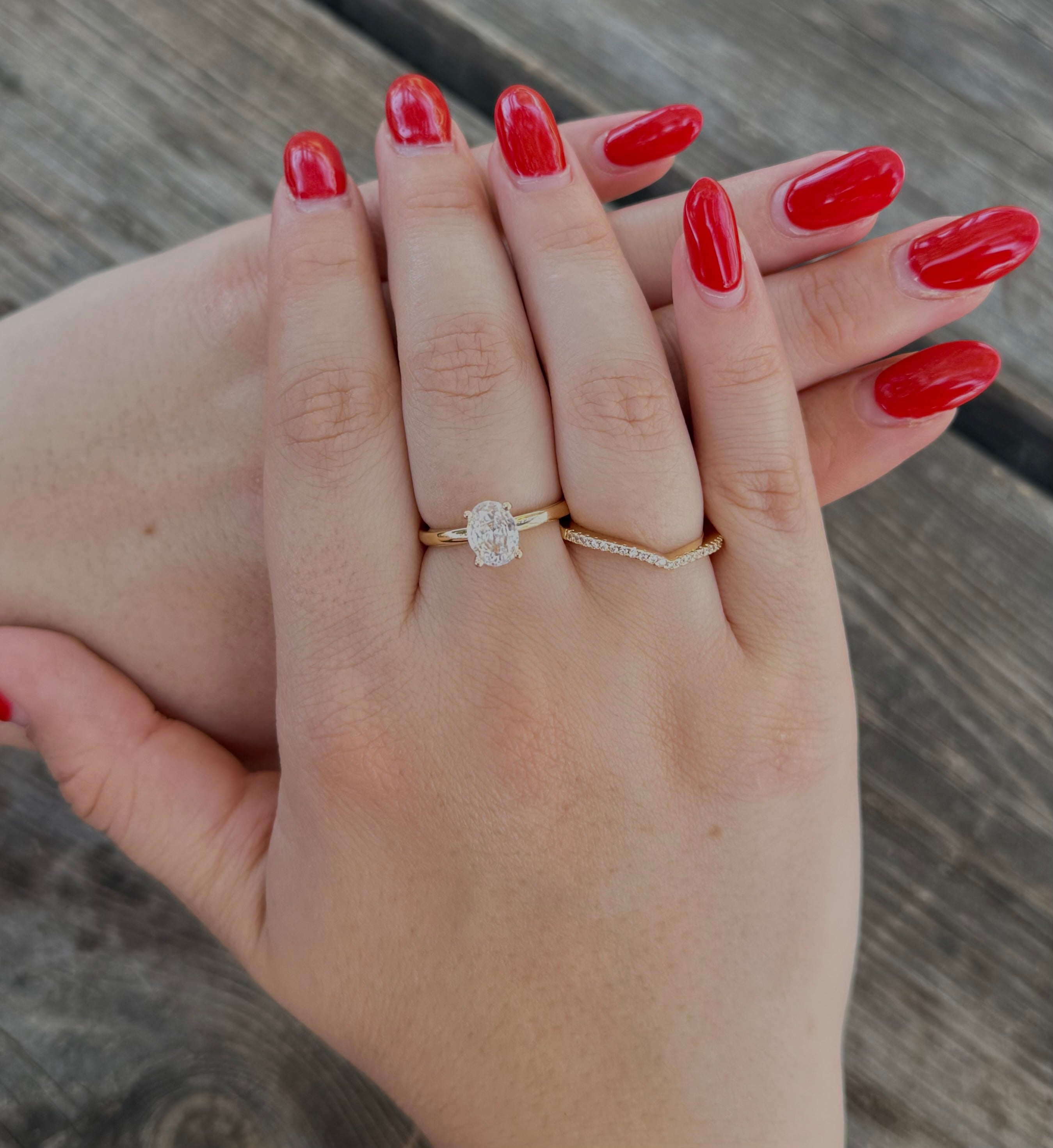 טבעת וי- זהב